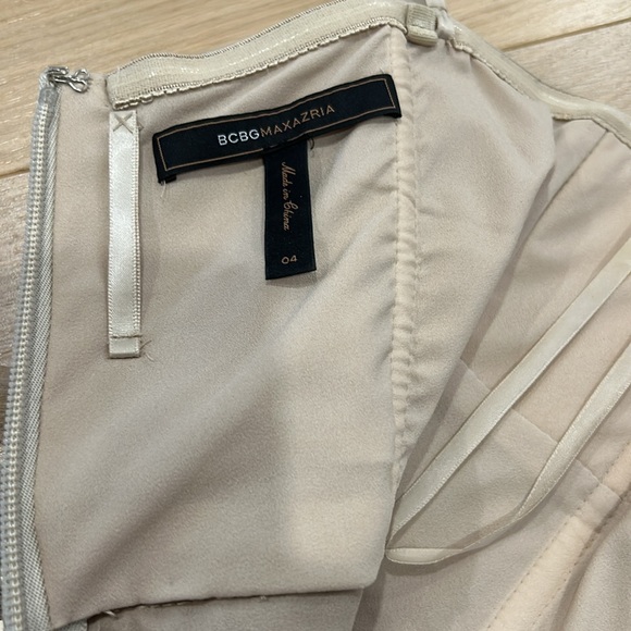 BCBG Mini Drew. Champagne and Gold Sequence. Size 4 - Picture 5 of 8